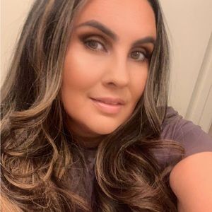 Meet your Posher, Lesly